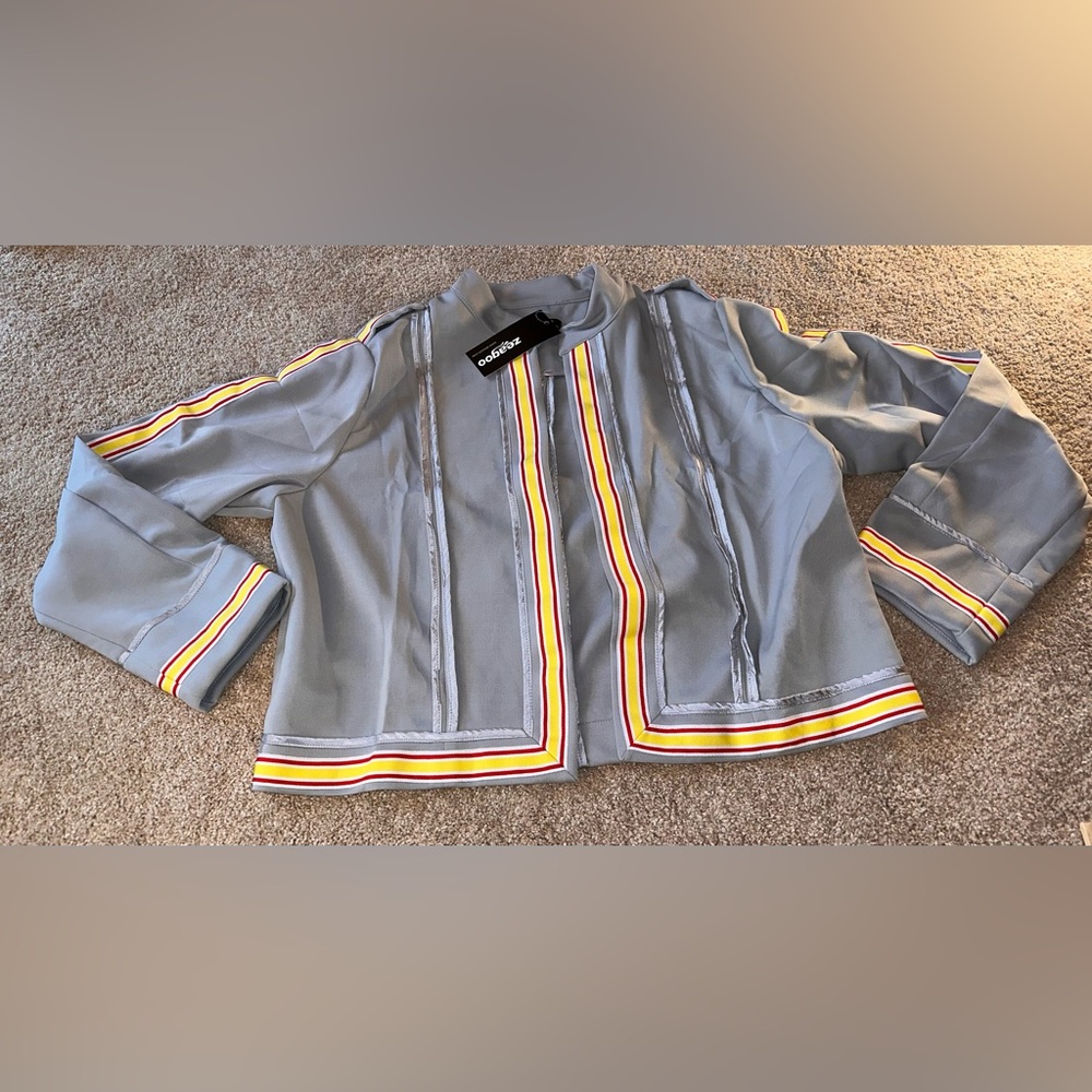 Zeagoo Gray Jacket with Stripes. Size XXL